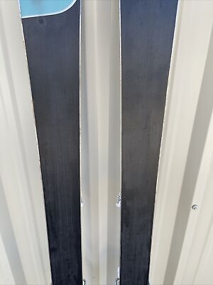 SALOMON Threat 161cm w/Salomon STH12 bindings Twin Tip Skis SALOMON Threat 161cm w/Salomon STH12 bindings Twin Tip Skis