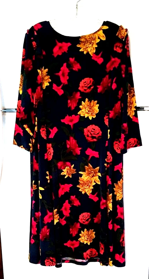 NEW SUSAN GRAVER NAVY BLUE FLORAL LIQUID KNIT SWING DRESS WITH BEAD DETAIL 2X - Image 4 of 4