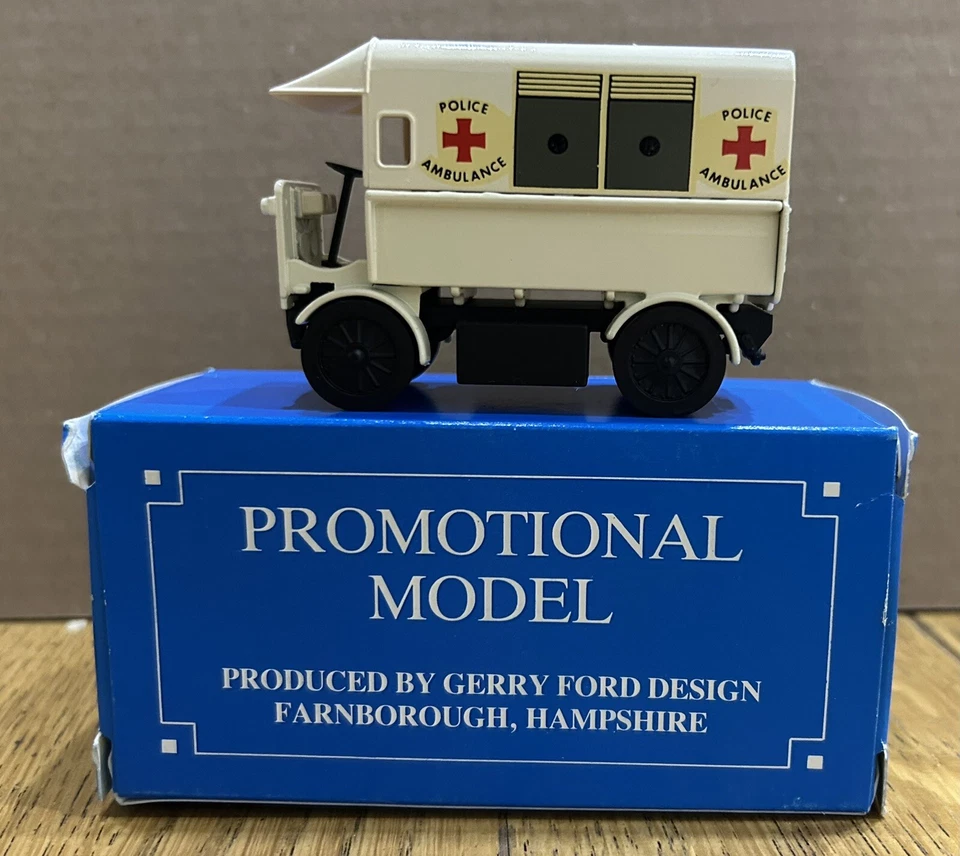 DISEÑO GERRY FORD - AMBULANCIA POLICÍA ELÉCTRICA WALKER CAJA DE CERILLAS NO ORIGINAL Y-29 Foto 2 de 4