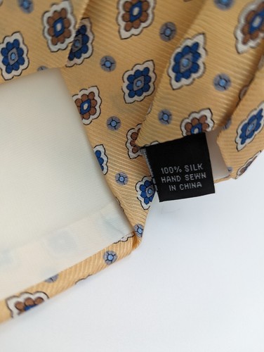 Jos. A. Bank Yellow W/Diamond Pattern 100% Silk Men’s Neck Tie - Picture 4 of 4