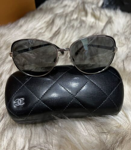 14143 Chanel classical music mini-porch black gold metal fittings unisex  porch CHANEL is used – 銀蔵オンライン