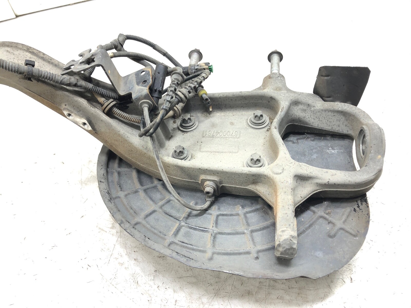 2014-2020 MASERATI GHIBLI 3.0L V6 RWD LEFT DRIVER FRONT SPINDLE KNUCKLE HUB OEM.