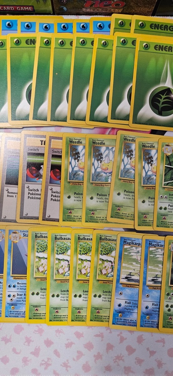 Wizards of the Coast 1999 Pokémon Overgrowth Theme Deck open