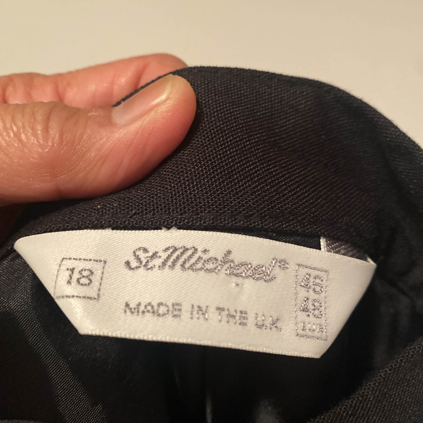 St Michael vintage Ladies black Pleated Skirt made in UK image 5