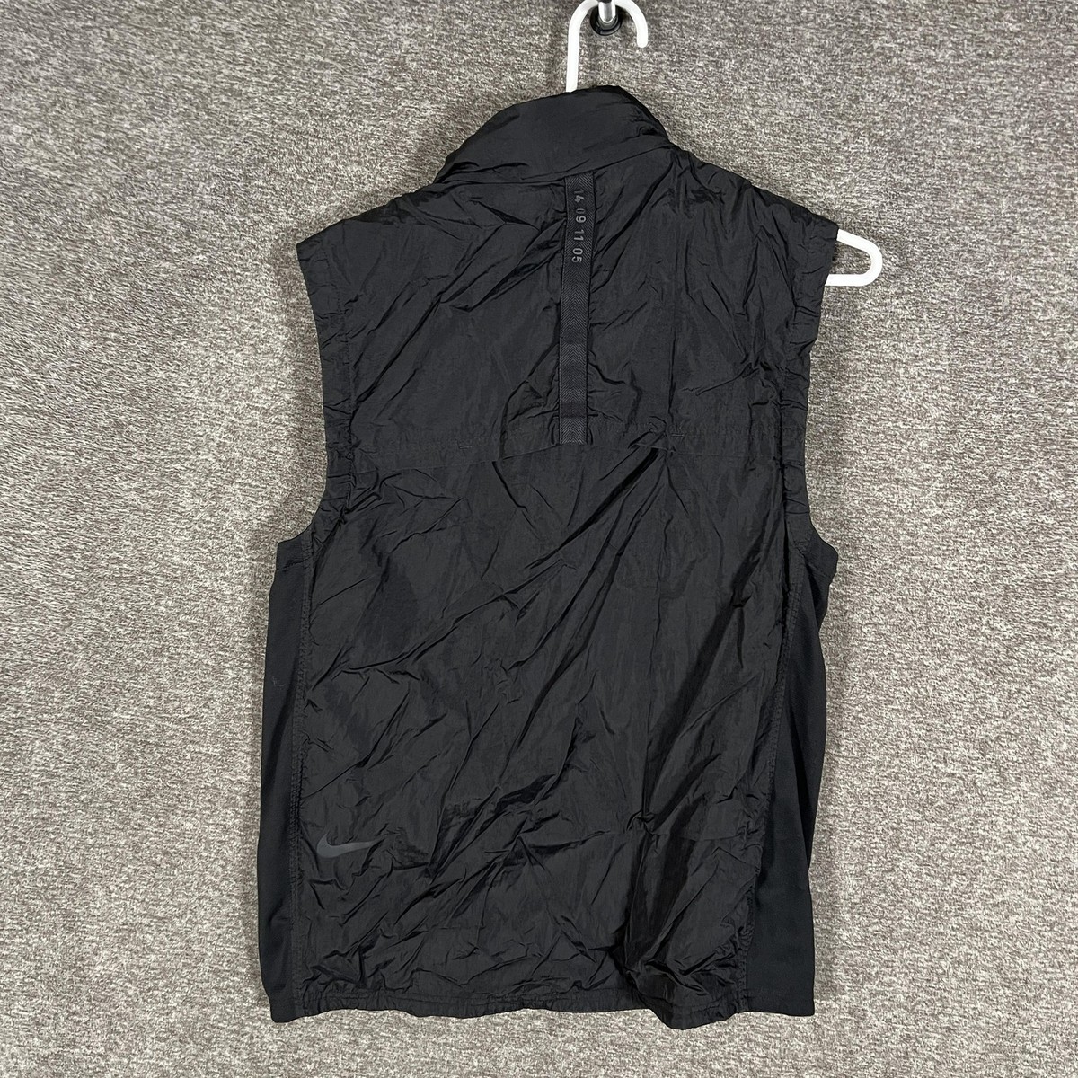 Nike Tech Pack Vest Mens M Black Windbreaker Full Zip Running