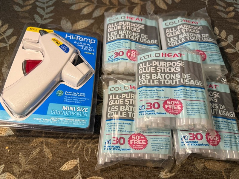 Ad Tech Hi Temp Glue Gun + 5 Bags Of 30 Count Glue Sticks