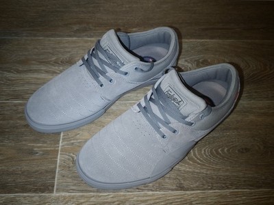 NEU! GLOBE SKATERSCHUHE  - Gr. 43  - Grau