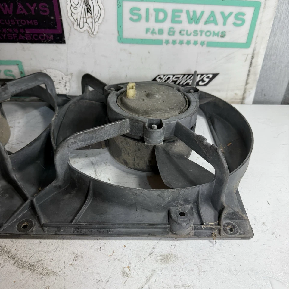 Ventiladores y cubierta de refrigeración del radiador Porsche 944 85-91 Foto 2 de 4