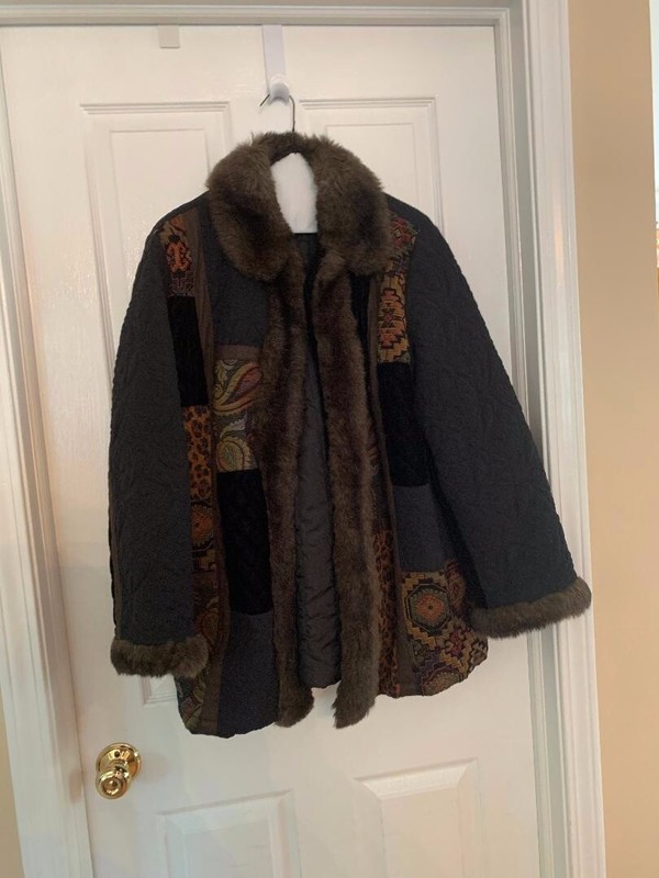 1 MADISON WOMENS JACKET SIZE LARGE