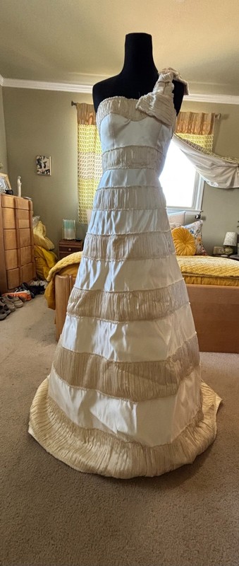New one-shoulder elegant Ivory silk wedding  dress Hitherto Anthropologie-Sz 2