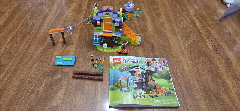 LEGO Friends: Mia’s Tree House Set 41335 – Minifigs – Manual Included INCOMPLETE