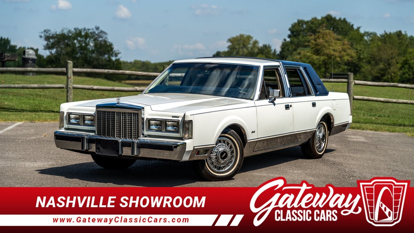 1985 Lincoln Town Car for sale in Smyrna Tennessee