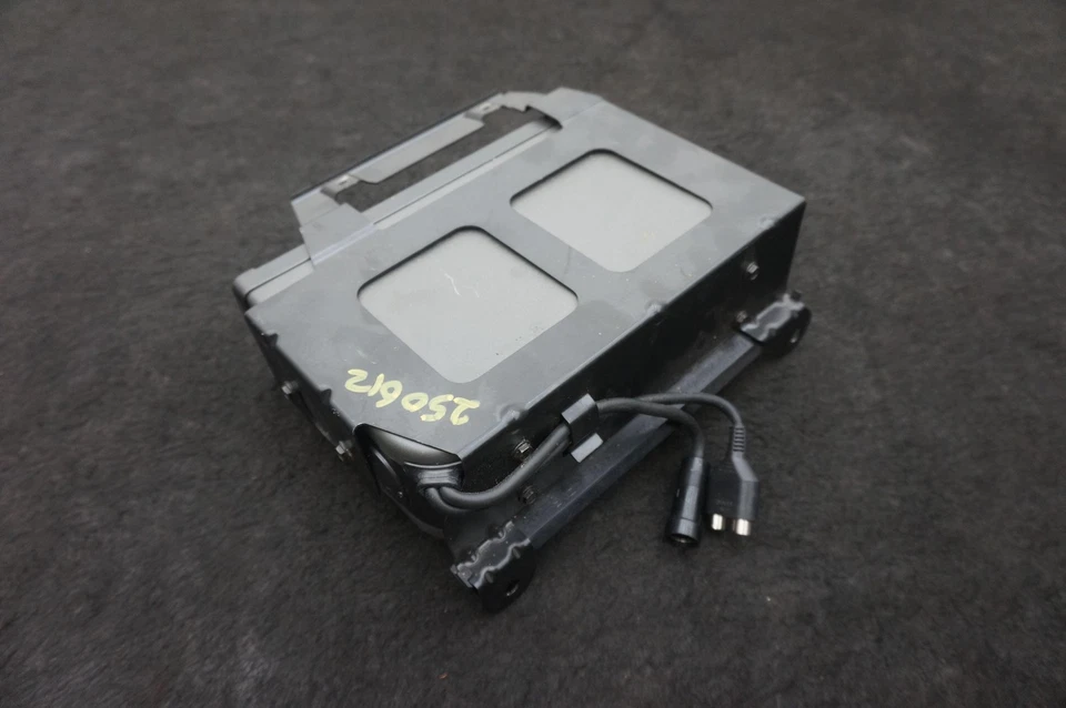 Unidad de reproductor cambiador de CD de inserción de disco OEM 99364513000 Porsche 911 Turbo 996 1996-01 Foto 3 de 4