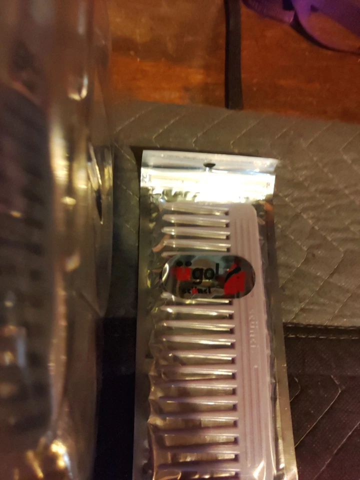 Lot Of 36 U Go! Scunci Combs Large All Sealed - Image 2 of 3