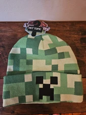 Green Minecraft Creeper Embroidered Winter Hat Gamer Hot Topic NWT  Beanie