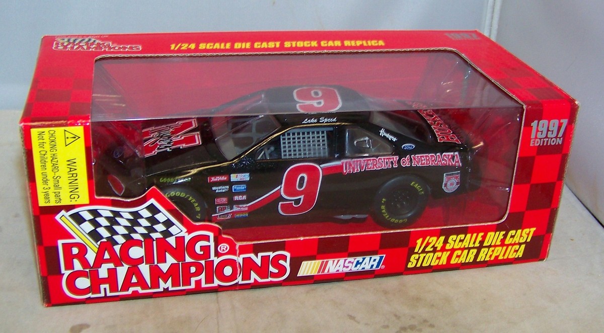 ファニーカー　ムーンアイズ　1/24 レーシングチャンピオン　1997年 ファニーカー ムーンアイズ 1/24 レーシングチャンピオン 1997年