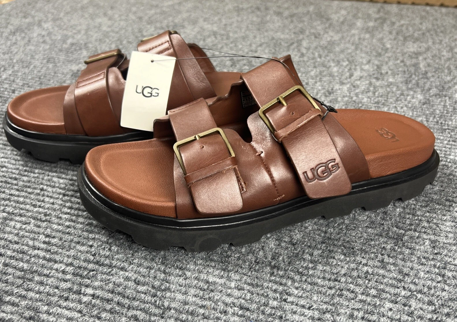 Ciabatta sandalo UGG marrone con fibbia capitola taglia 8