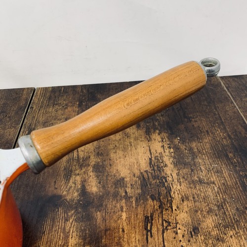 Vintage Casron cast iron Japanese pot Sauce Pan Wooden Handle Orange Volcanic 2L - Picture 4 of 8