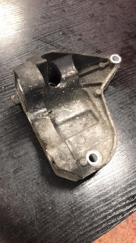 BMW 3 E90 E91 2006 Servopumpenhalterung 7794455