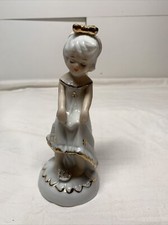 Raro, Monti Piero diseñado en España, Curtsey