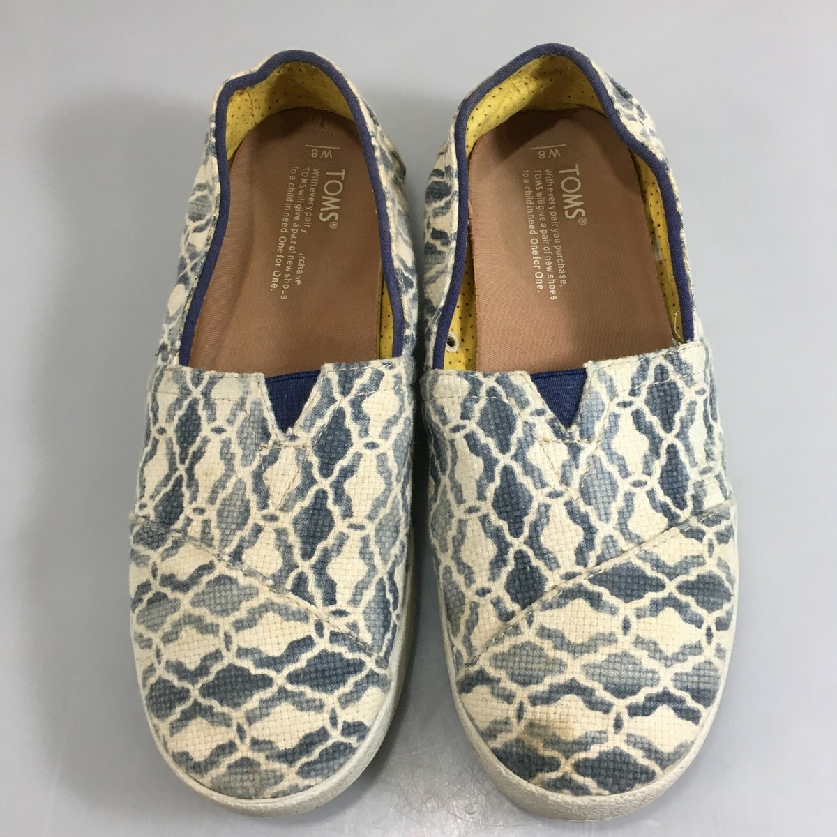 Toms Womens 8 White Blue Pattern Canvas Slip Ons Flats  display picture 3