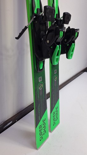 HEAD SuperShape e-Magnum 170 cm sci + TESTA 12 attacchi sport invernali - Foto 7 di 14