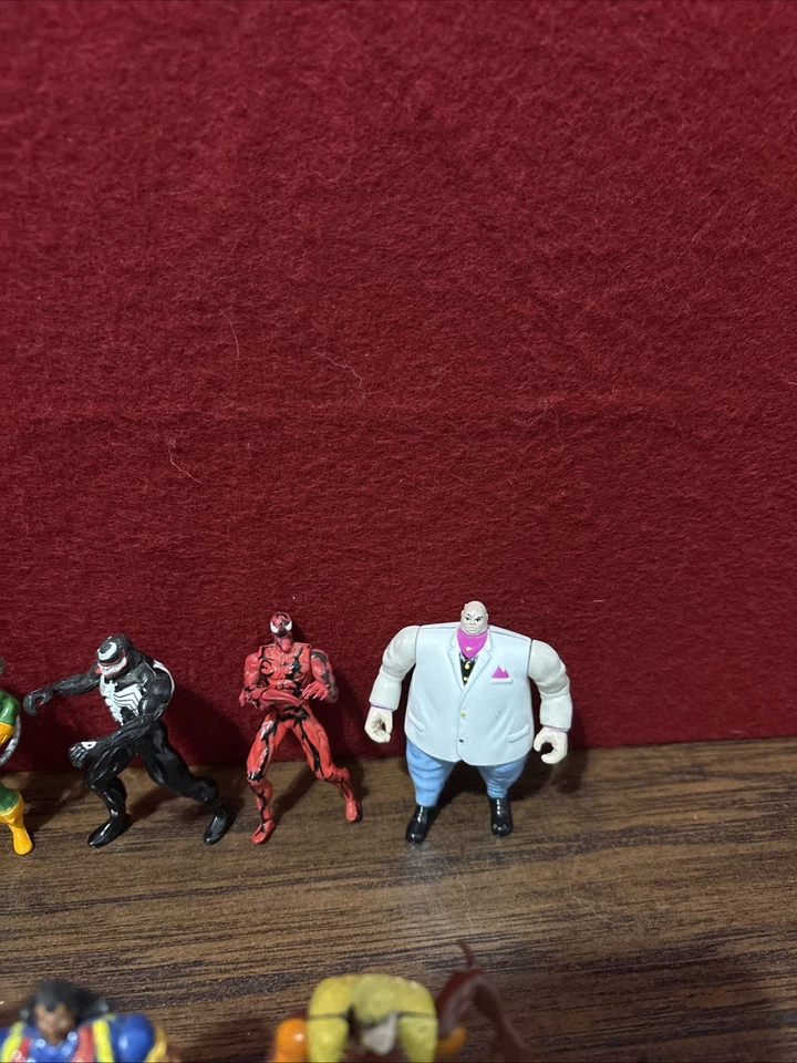 Vintage Toy Biz 90’s Lot 14 Die-Cast Metal Action Figures Marvel/DC Comics - Image 4 of 4