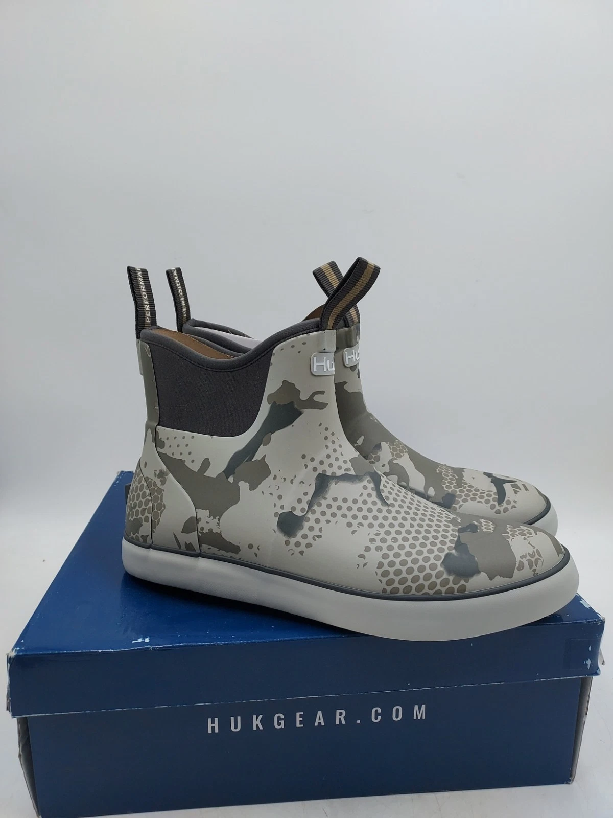 HUK Rogue Wave Camo Moss Waterproof Performance Fishing Men's Size 9 (#B3-B5)
Opens in a new window