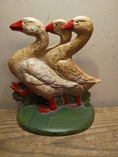 Vintage Cast Iron Hubley Three Ducks / 3 Geese Door Stop