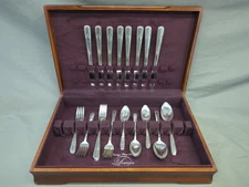 Wm Rogers Mfg. Co. Original Rogers 1939 Reflection 46 Piece Set Case