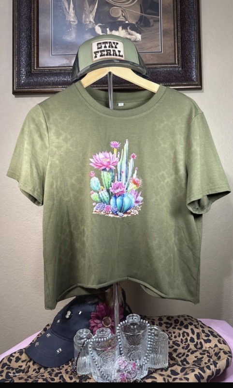 Women's Cropped Short Sleeve Tee With Bleached Designs & Cactus Graphic Size L