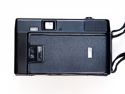 Nikon L35AF L35 AF ISO 400 35mm Point & Shoot Camera w/ Batteries