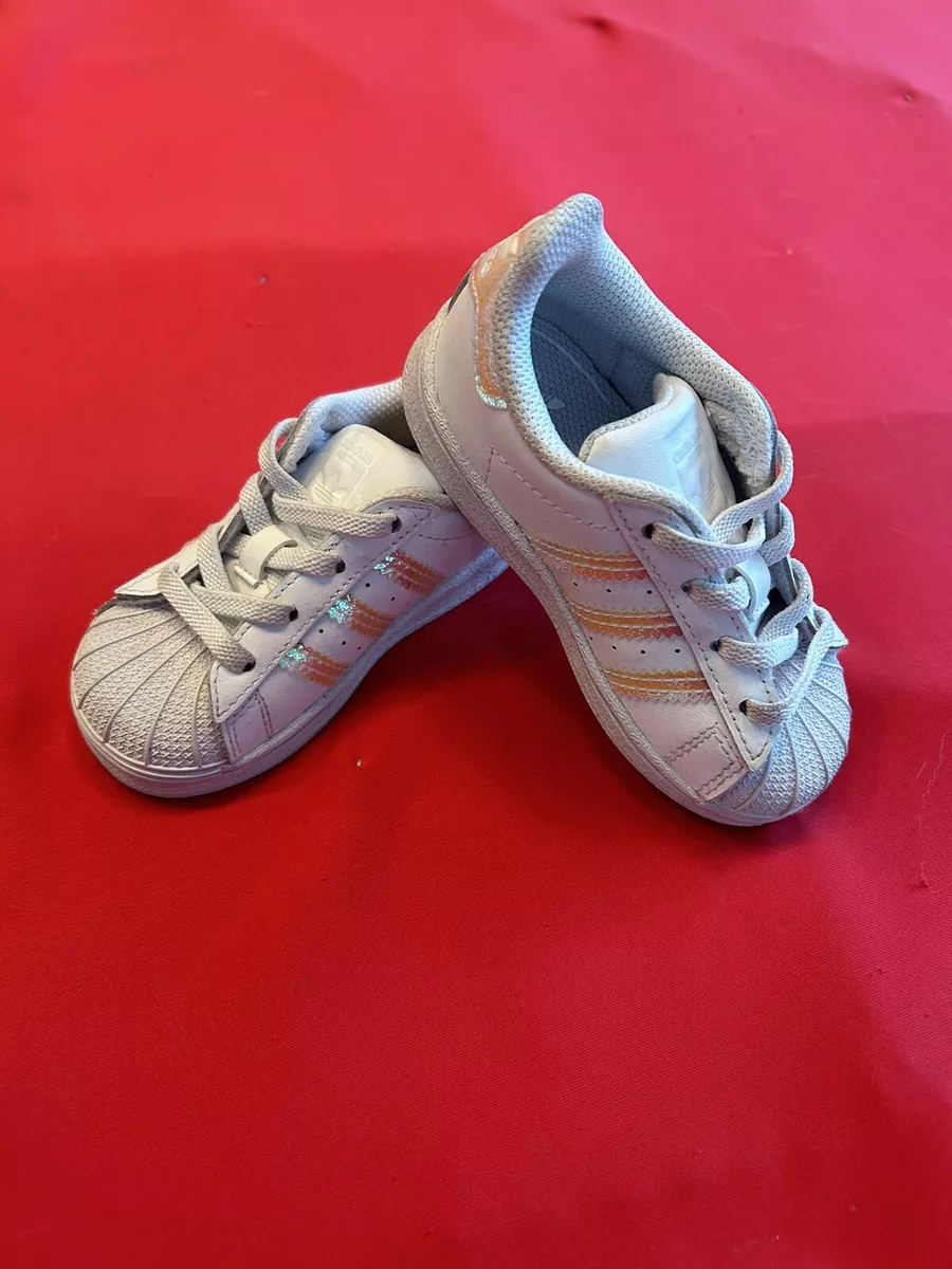 Adidas Sneakers | Adidas turnschuhe, Turnschuhe, Bodenlange abendkleider