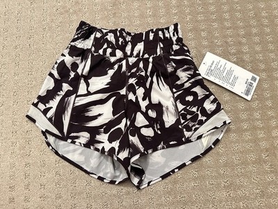 Lululemon Hotty Hot HR Short 4  Lined. Size 0. Color: MBBE/Bone
