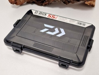 DAIWA D-BOX SS Small Shallow UV Tackle Box mit Dichtung Kunstköderbox Köderbox