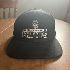UCONN NCAA Huskies Hat Cap Snapback Black Top of World 2022 National Champions