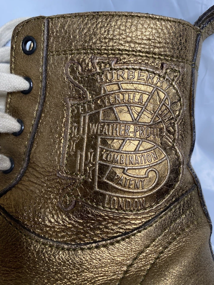 Zapatillas altas Burberry, cuero genuino dorado metálico, talla 6,5 Foto 2 de 4