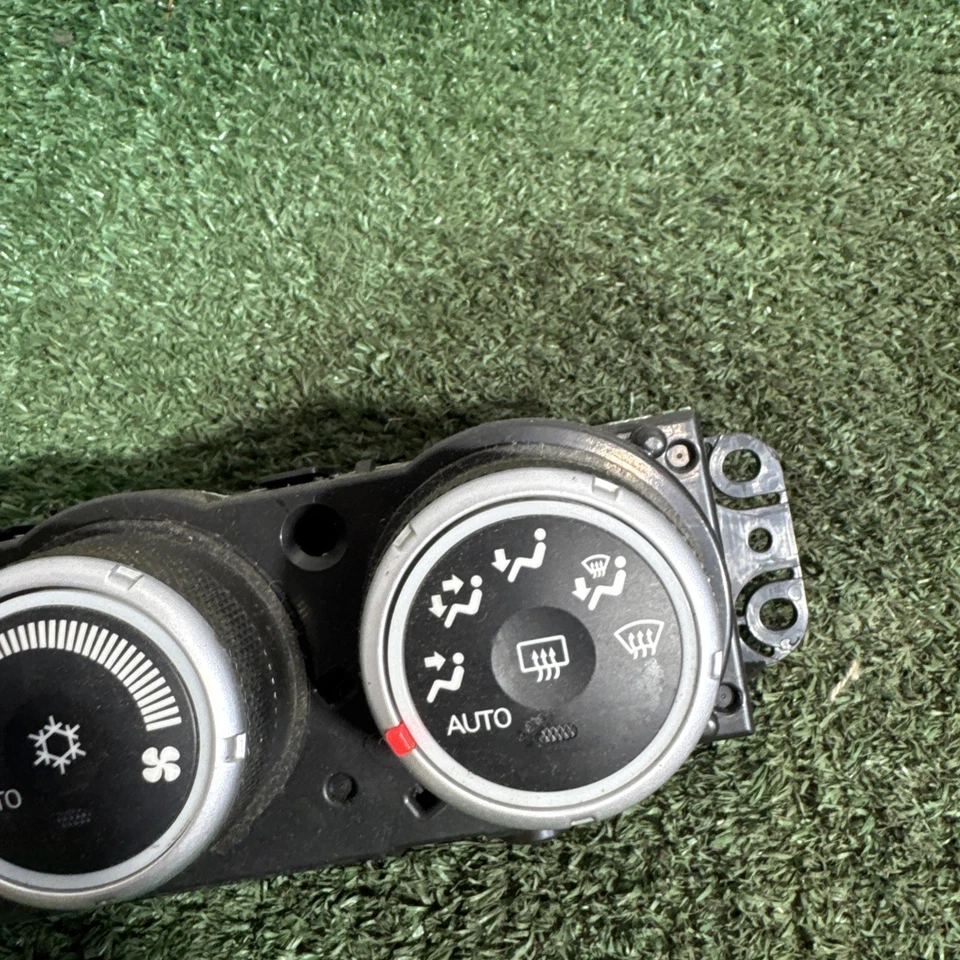 2010-2013 Mitsubishi Outlander Ac Heater Climate Control OEM 7820A081XC - Image 2 of 4