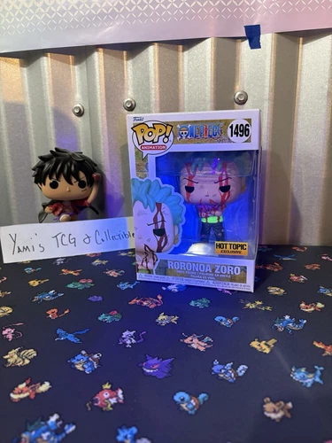 Funko Pop! Vinyl: One Piece - Roronoa Zoro - Hot Topic #1496 ERROR GLOW RARE!