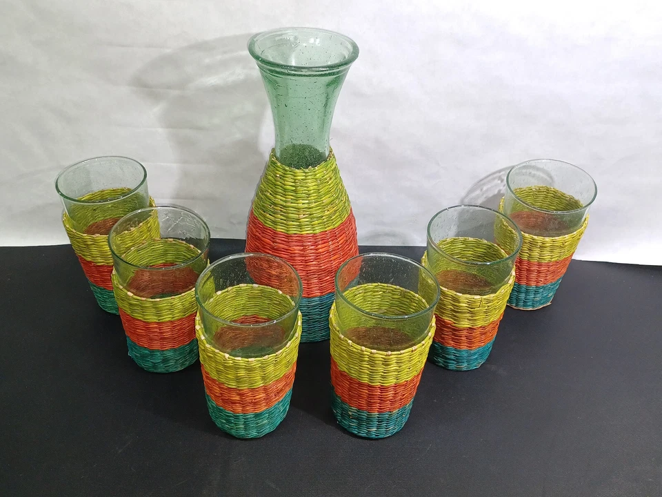 Juego de 7 vasos de mimbre de paja multicolor jarra de vidrio verde Pier 1 One Imports Foto 2 de 4