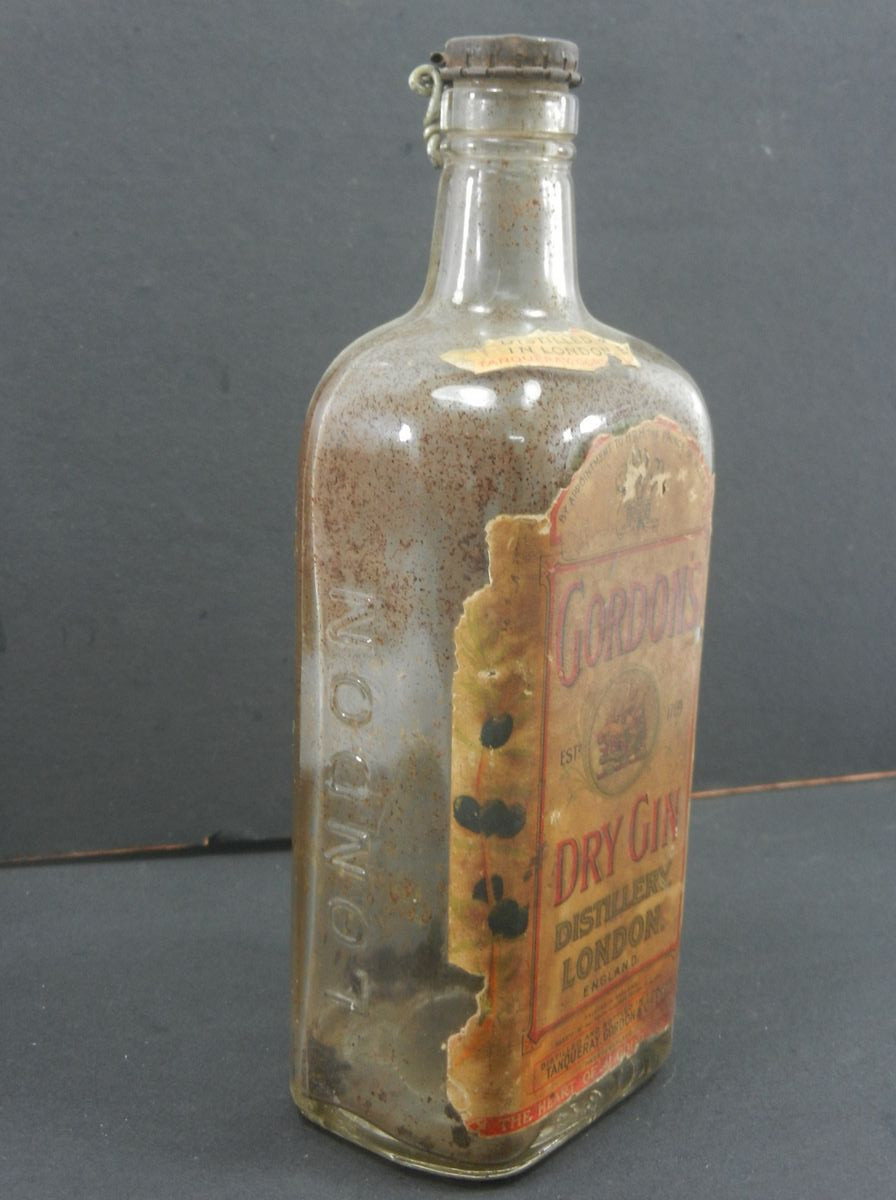 Gordon's Dry Gin 1957年輸入品　レア品？ 裏ラベル逆さ張り！ Gordon's Dry Gin 1957年輸入品 レア品？ 裏ラベル逆さ張り