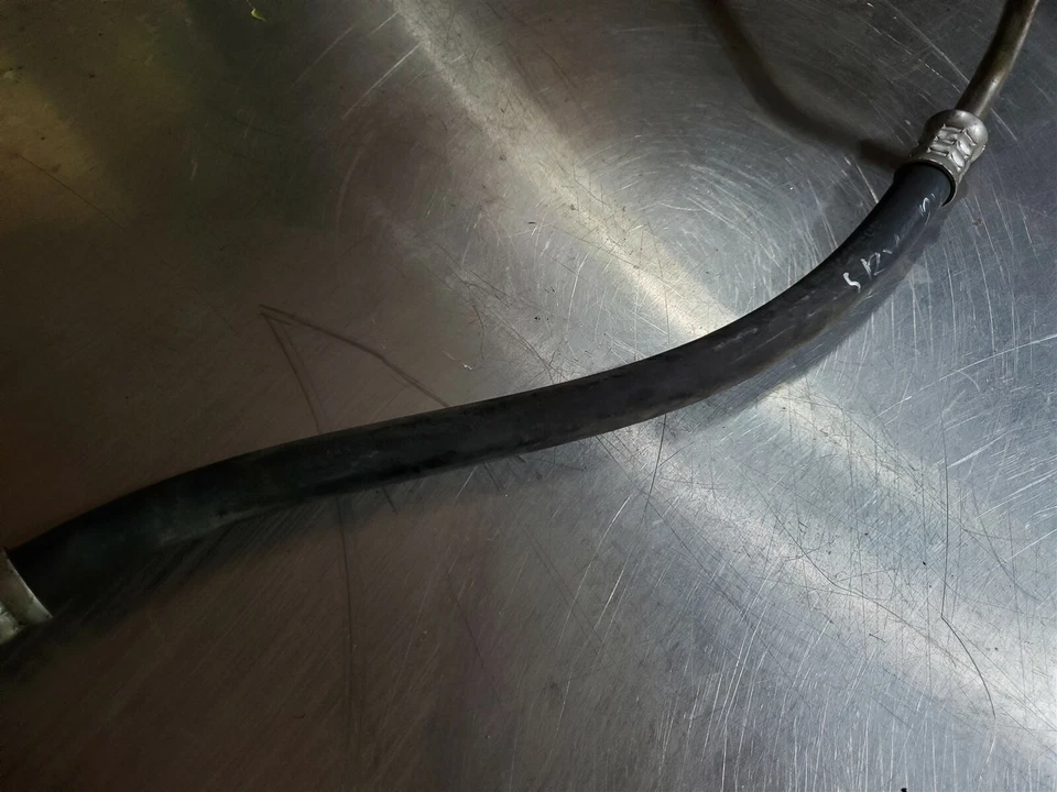 Tubo de manguera de aire acondicionado Cadillac SRX 2004-2009 maletero trasero usado OEM Foto 4 de 4