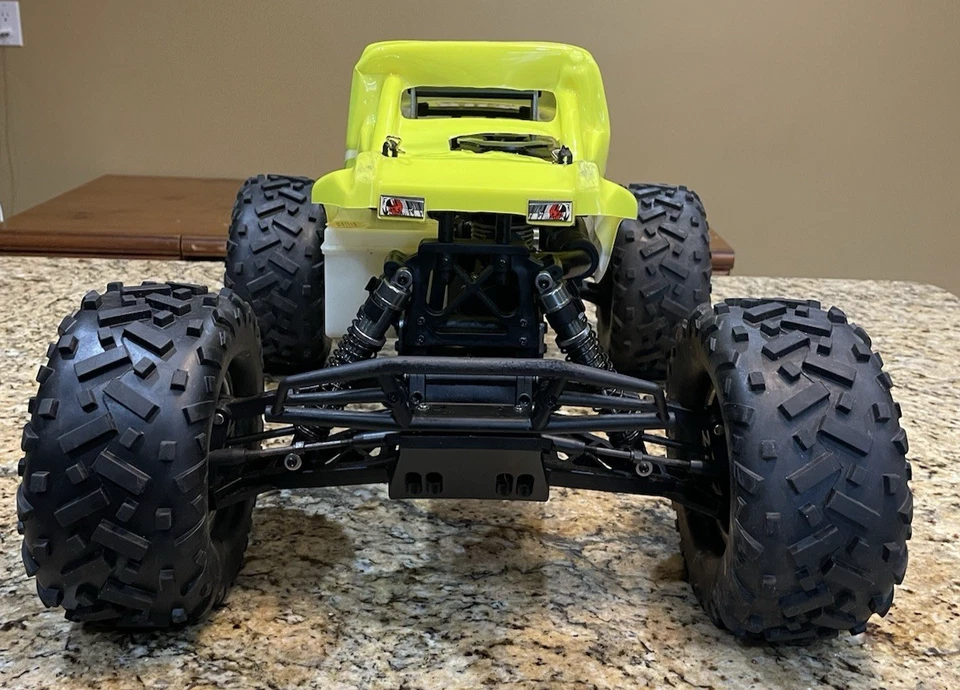 MADBEAST EXCEED RC 1/8 NITRO MONSTER TRUCK CLONE HPI RACING SAVAGE - Image 4 of 4