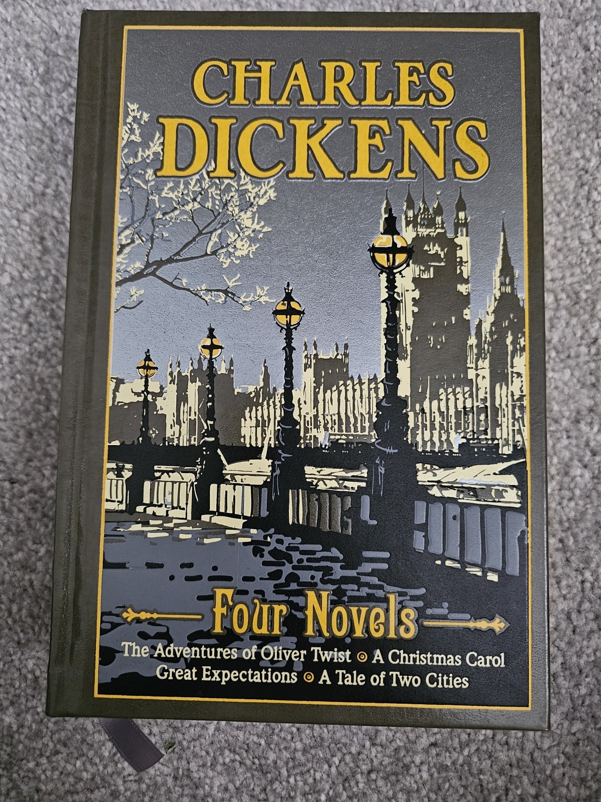 Charles Dickens: Four Novels [Leather-bound Classics]