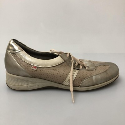 Fluchos Shoes Womens Size 8.5 Beige Leather Comfort Lace Up Sneakers 9040 Logo