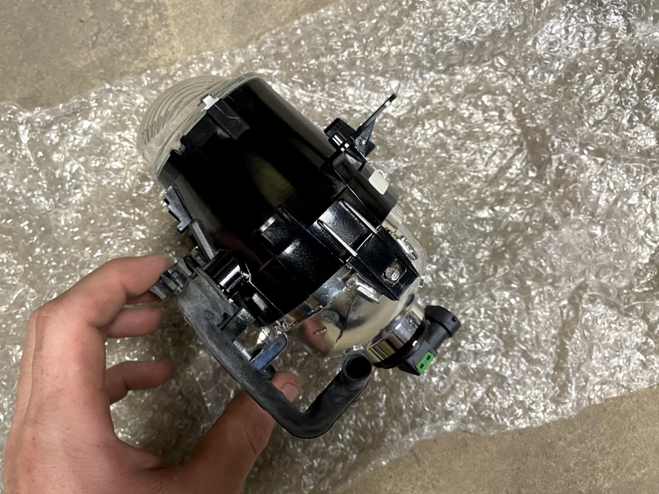 Faro antiniebla izquierdo/derecho BMW 325i xi 330i xi 2002-2005 OEM NUEVO STOCK ANTIGUO 63176911007 Foto 3 de 4