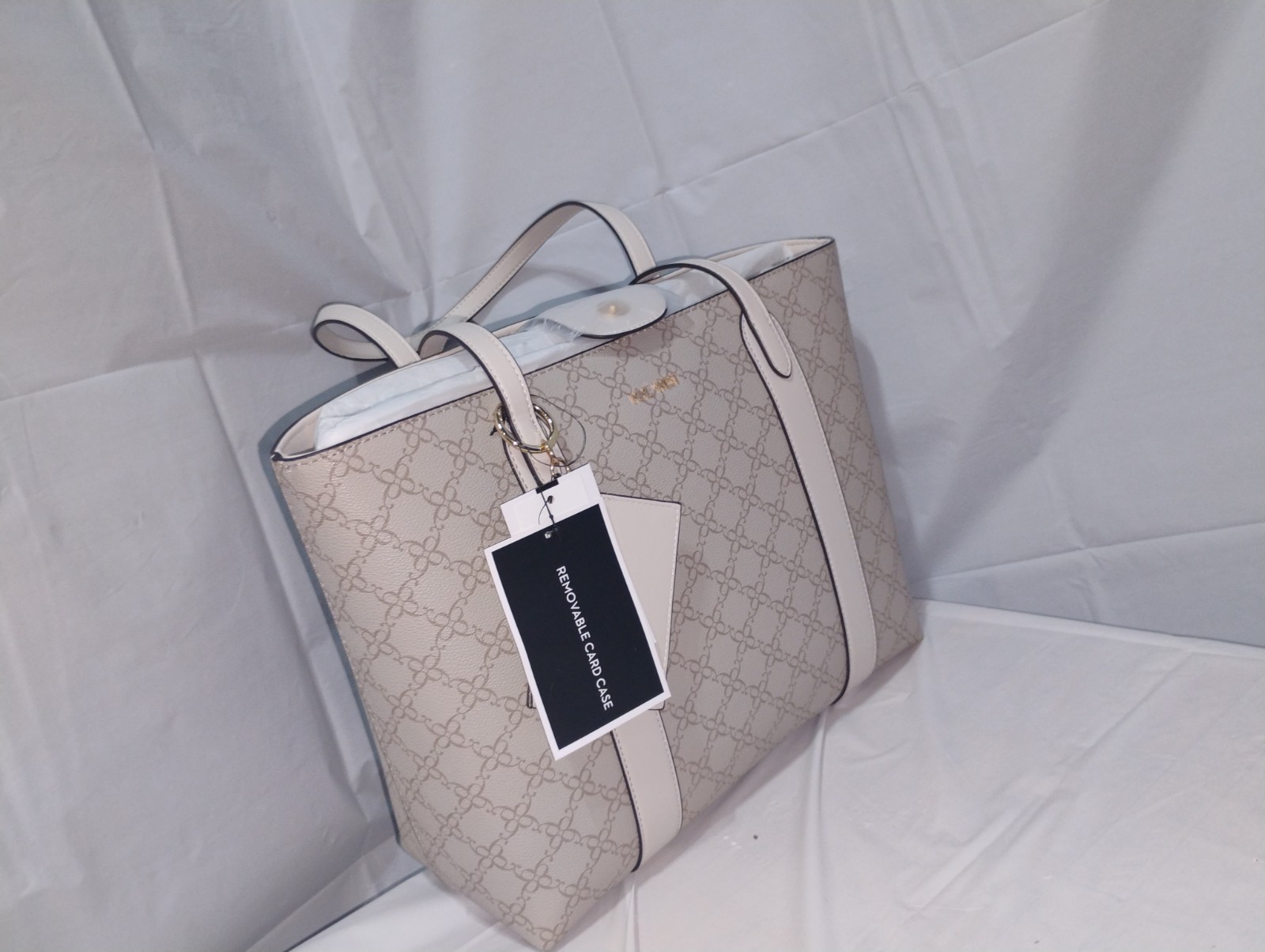 Nine West  mushroom logo/milk