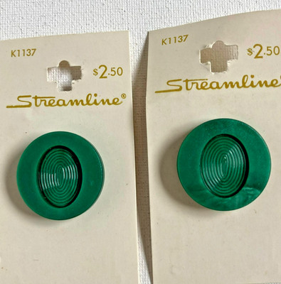 Buttons Vintage Streamline Industries Inc 2 Green Plastic 1 1/8'' in. Holland