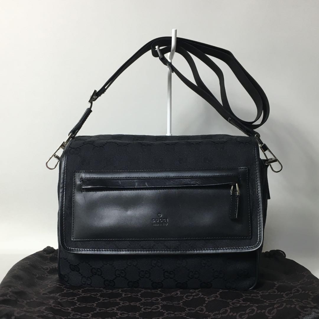Excellent Condition Gucci GG Canvas Shoulder Bag Black From Japan