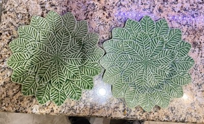 Two (2) VTG Lemon Leaf Green by BORDALLO PINHEIRO 13  Chargers ~ MINT CONDITION